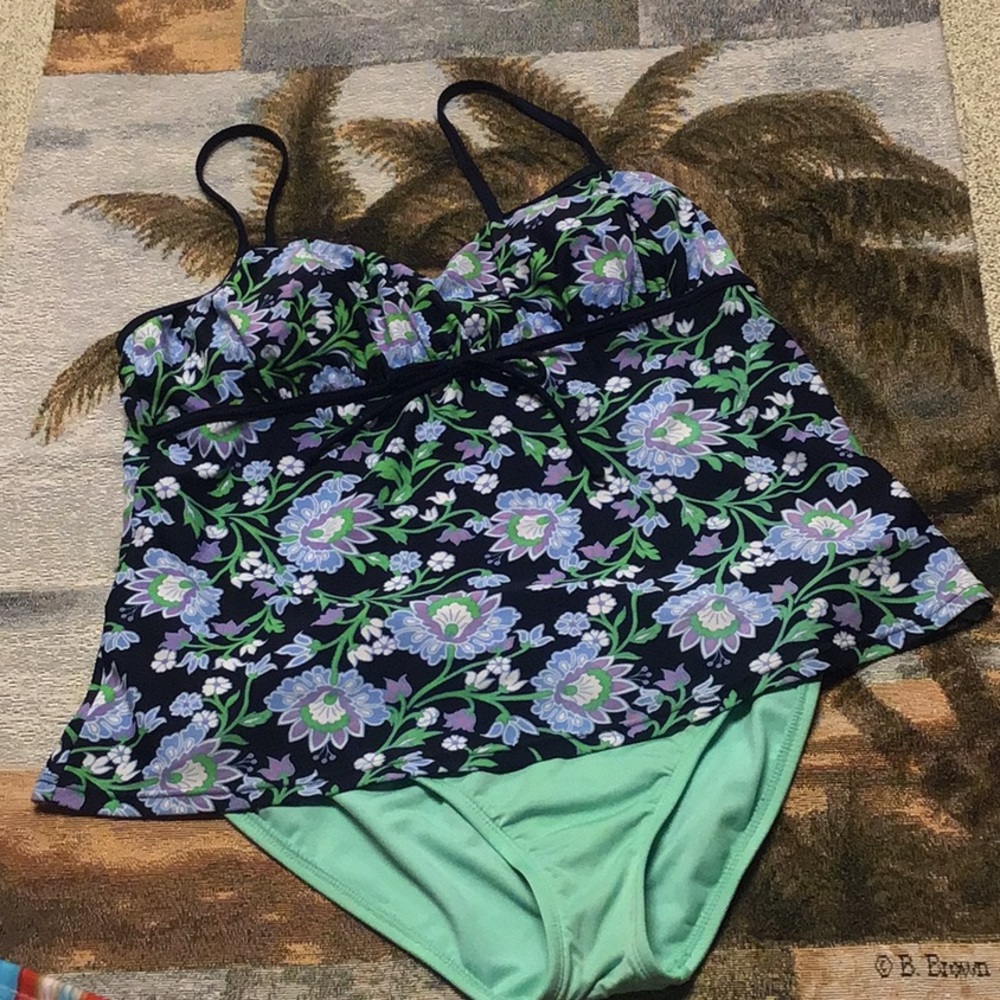 Messimo tankini navy turquoise size XL floral with green bottom 🥀🥀. Gre